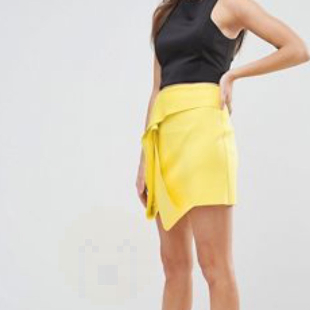 Yellow mini skirt